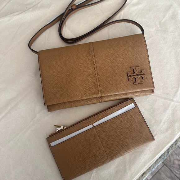 AUTH NWT TORY BURCH McGraw Logo Pebbled Leather Wallet Crossbody In Tan - Picture 10 of 14